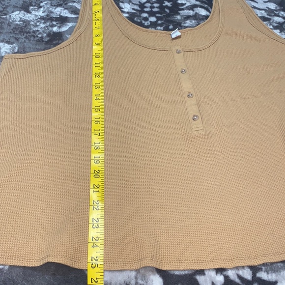 Old Navy Women’s Tank Top - Picture 9 of 9